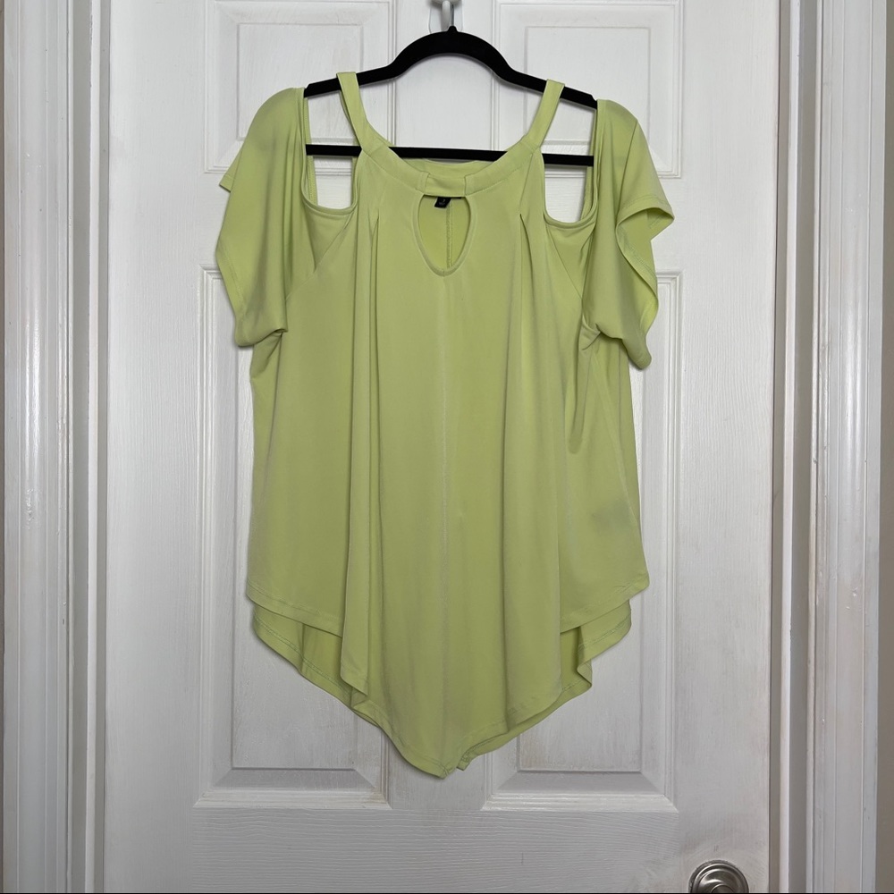 Torrid cold shoulder shark bite top